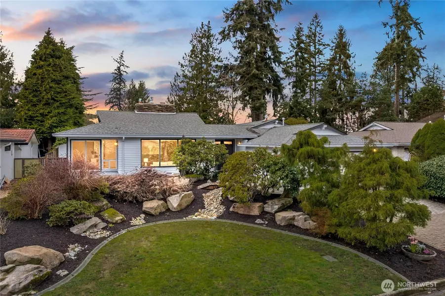 19819 5th AVE NW, Shoreline, WA 98177