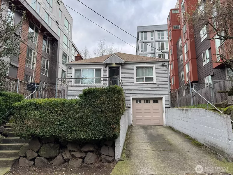 830 NE 67th ST, Seattle, WA 98114