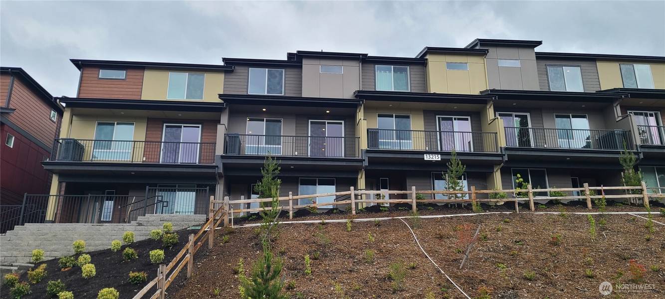 13221 NE 127th CT #B, Kirkland, WA 98034