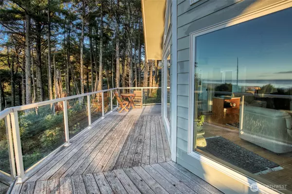 Pacific Beach, WA 98571,16 Koala LN
