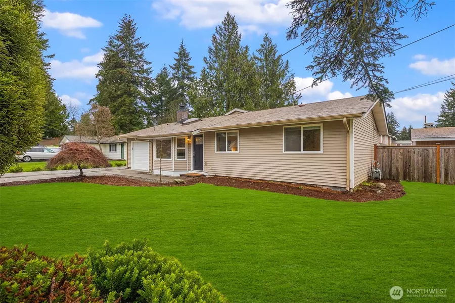 8703 NE 140th ST #A, Kirkland, WA 98034