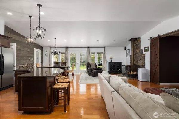 23925 Goldie LN, Mount Vernon, WA 98273