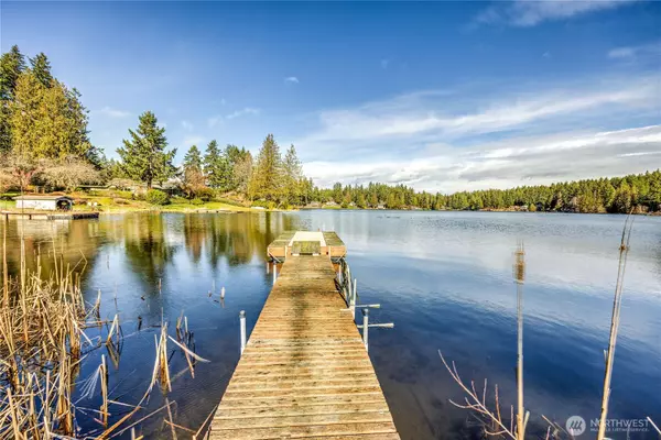8682 NW Wildcat Lake RD, Bremerton, WA 98312