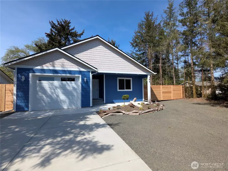 384 Lake Bay LOOP SE, Ocean Shores, WA 98569