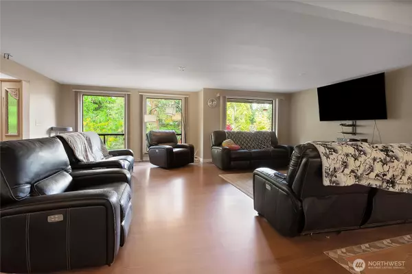 Eatonville, WA 98328,41011 96th AVE E