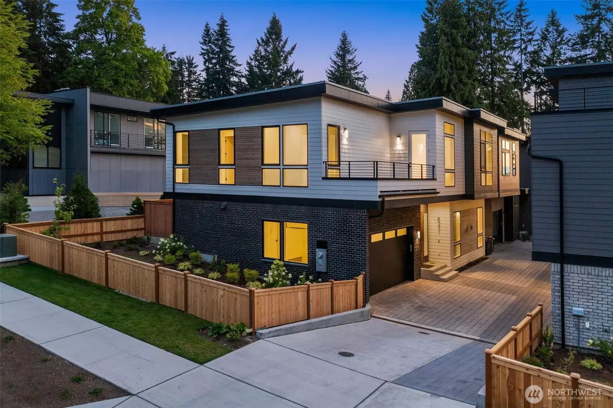 Kirkland, WA 98033,8231 122nd AVE NE
