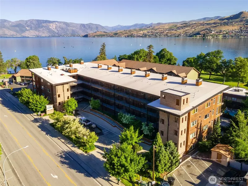 2220 W Woodin AVE #305, Chelan, WA 98816