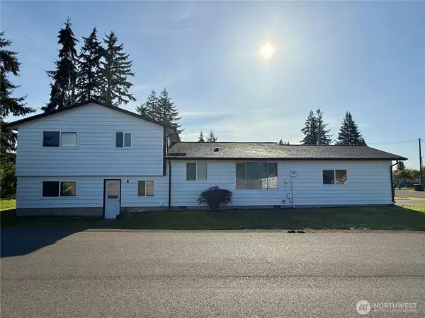 Elma, WA 98541,1716 W Young ST