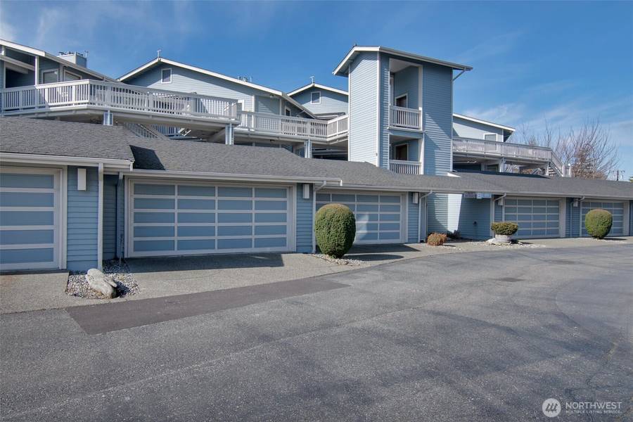 651 SE Bayshore DR #B304, Oak Harbor, WA 98277