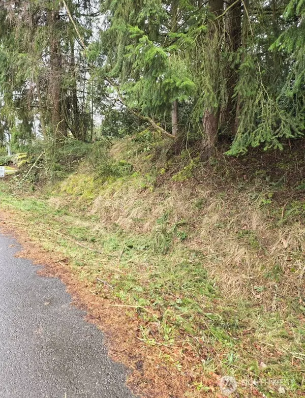 Bellevue, WA 98005,803 140th AVE SE