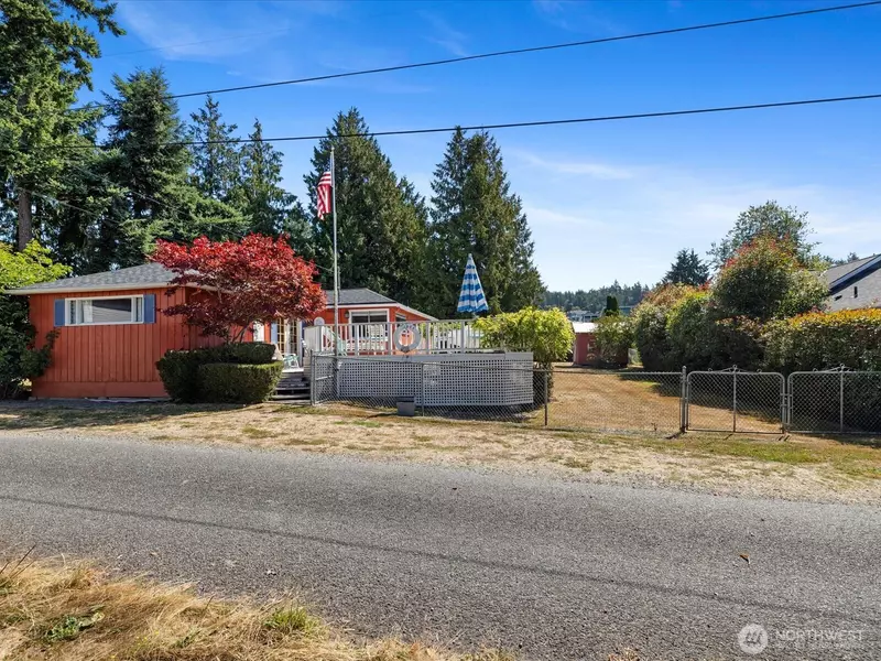 176 N Maple ST, Camano Island, WA 98282