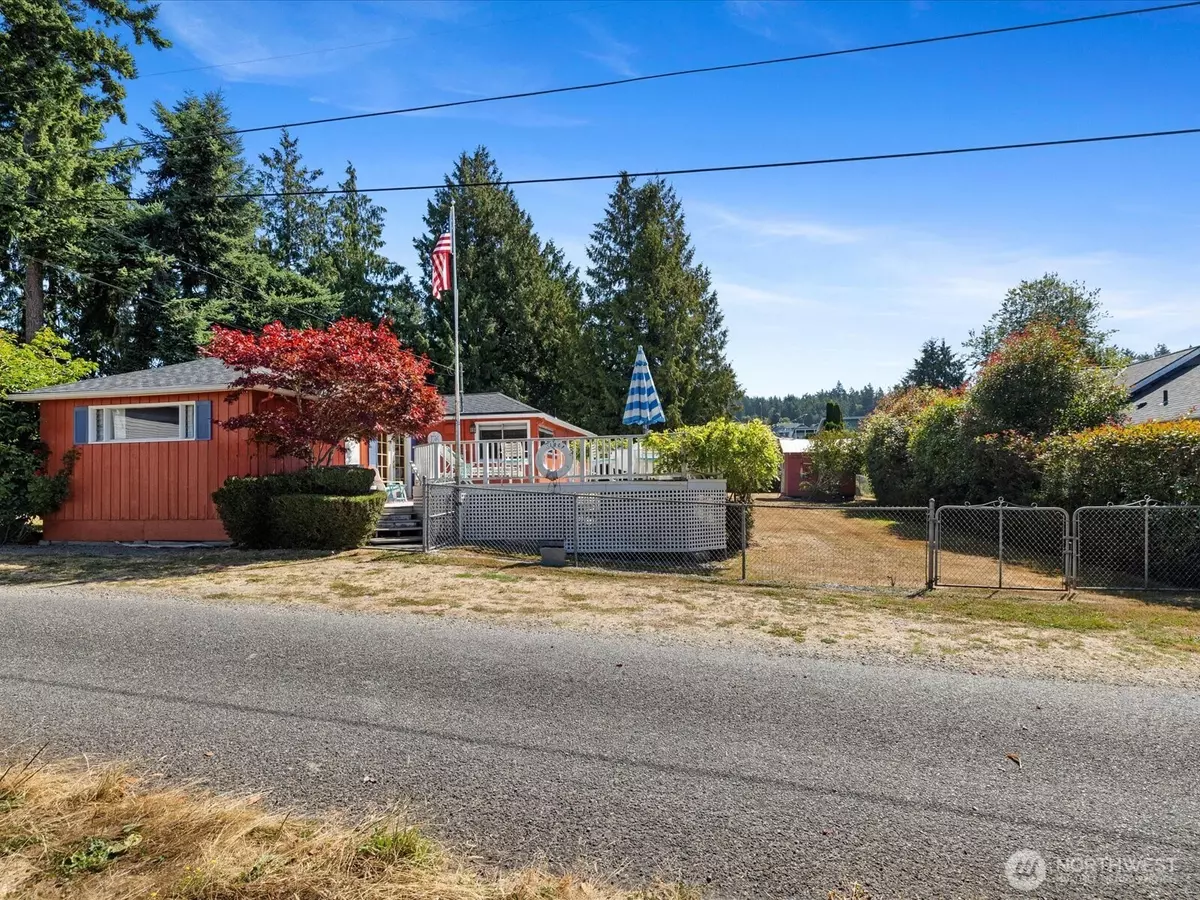 Camano Island, WA 98282,176 N Maple ST