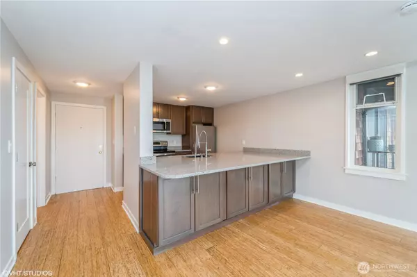 Seattle, WA 98116,3717 Beach DR SW #319
