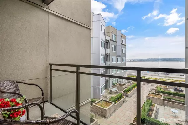1900 Alaskan Way #309, Seattle, WA 98101