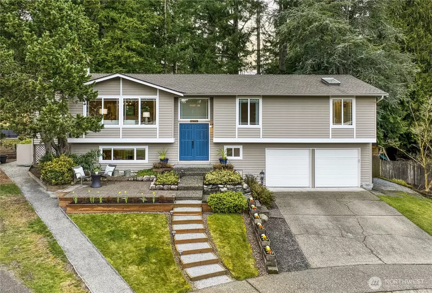 14204 NE 64th CT, Redmond, WA 98052