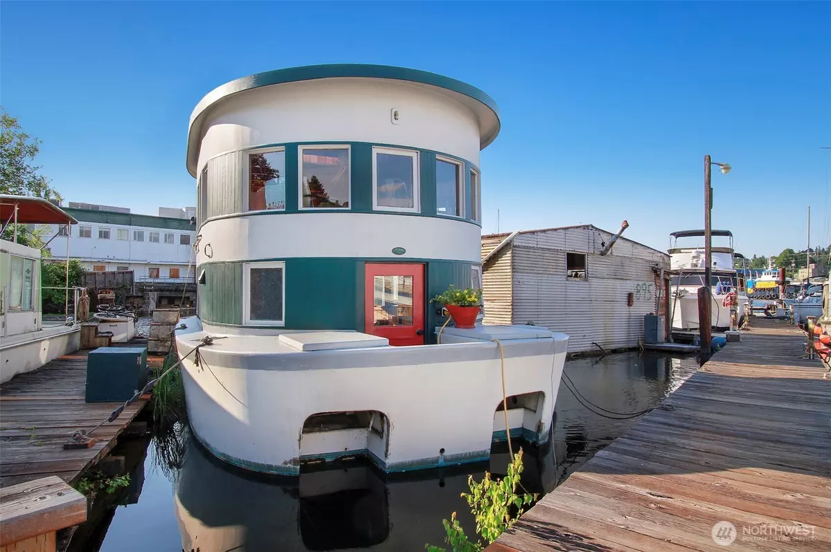 Seattle, WA 98119,624 W Ewing ST #3