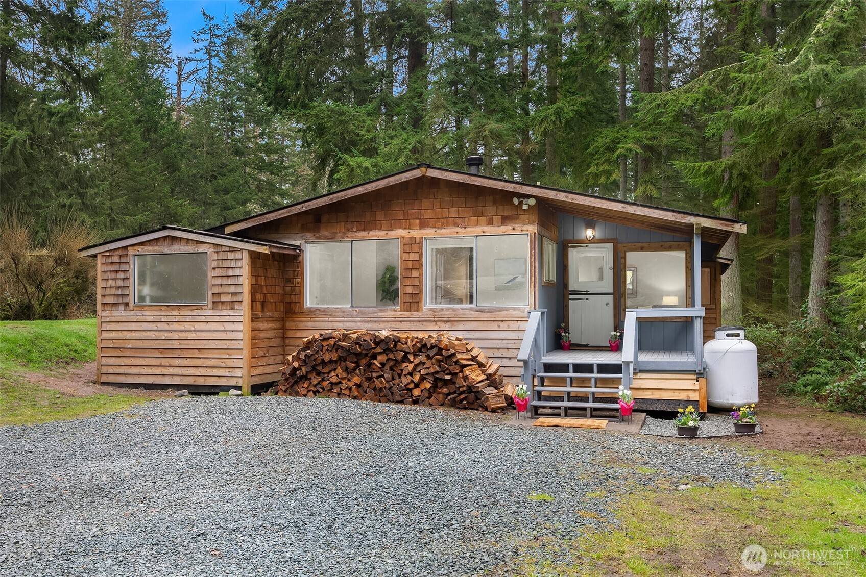 713 Pilchuck RD, Greenbank, WA 98253