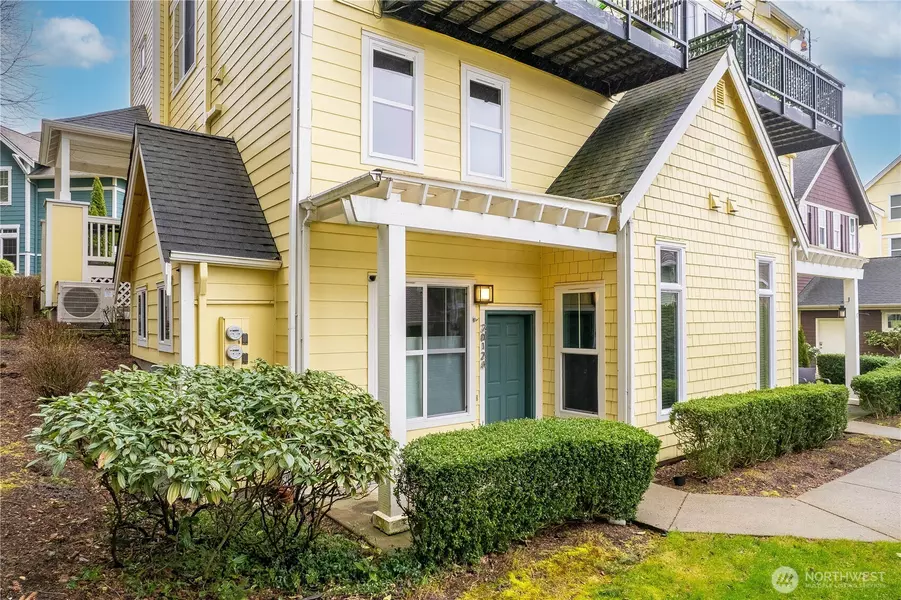 2012 NE Katsura ST #A, Issaquah, WA 98029