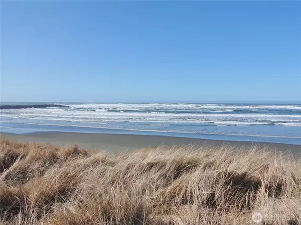 Ocean Shores, WA 98569,1449 Ocean Shores BLVD SW