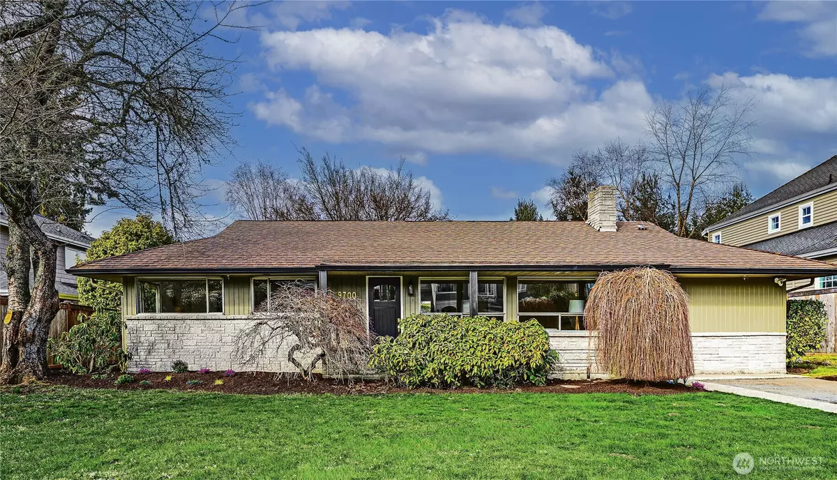 Clyde Hill, WA 98004,9700 NE 27th ST