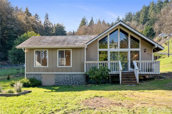 8990 SE Colvos DR, Olalla, WA 98359