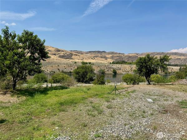 18 Pine DR,  Coulee Dam,  WA 99116