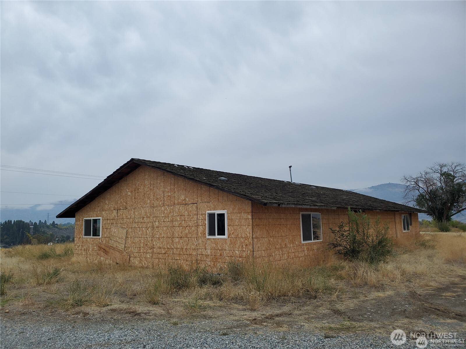 168 Nichols RD, Omak, WA 98841
