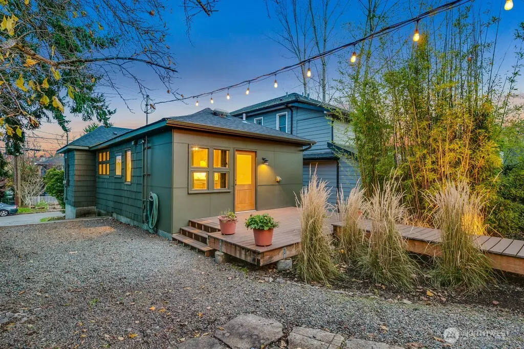 Seattle, WA 98122,1425 26th AVE