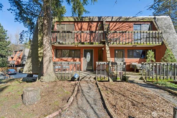 10737 Burke AVE N #9,  Seattle,  WA 98133