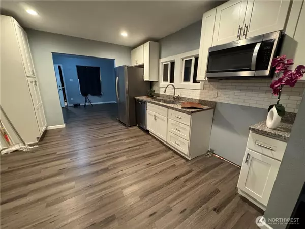 Tacoma, WA 98404,815 E 63rd ST