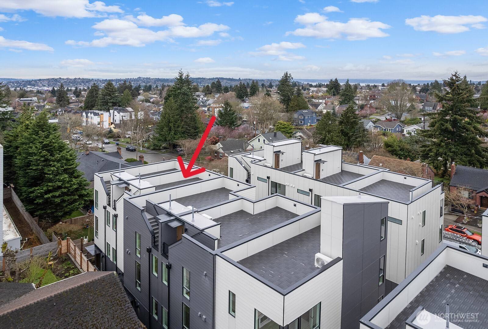8324 16th AVE NW #B, Seattle, WA 98117