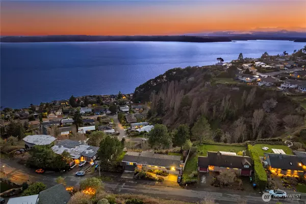 10943 39th AVE SW, Seattle, WA 98146