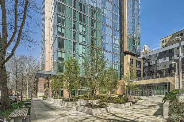 800 Columbia ST #1205, Seattle, WA 98104