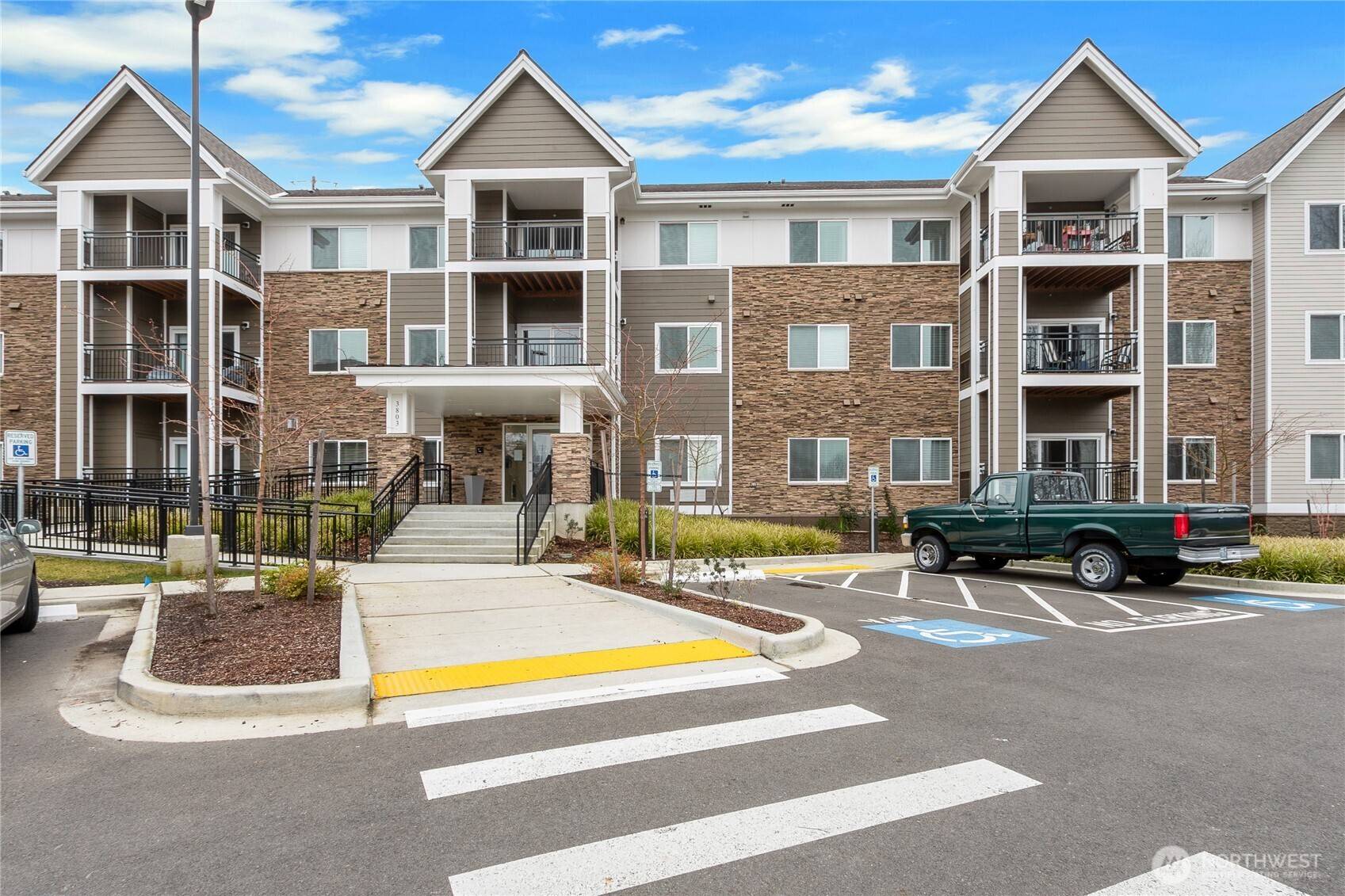 3803 17th ST SW #204, Puyallup, WA 98373