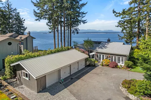 192 Lily LN, Greenbank, WA 98253