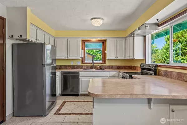 Longview, WA 98632,10 Lee PL