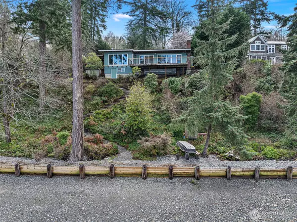12306 SW 144th ST, Vashon, WA 98070