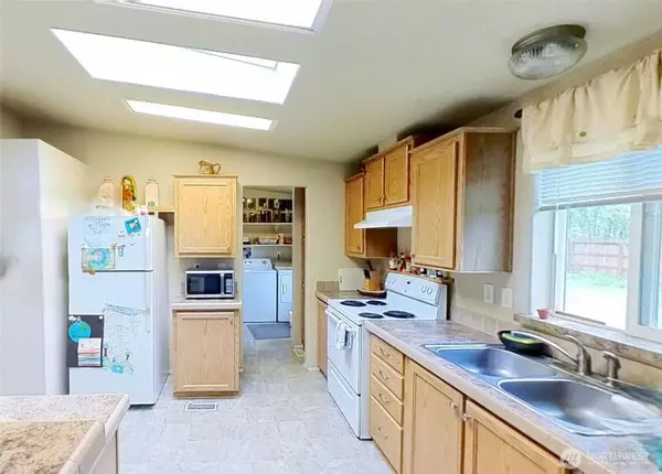 Port Hadlock, WA 98339,54 May ST