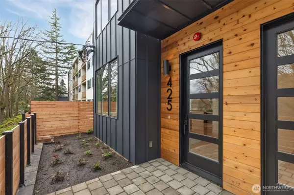 425 19th AVE E, Seattle, WA 98112