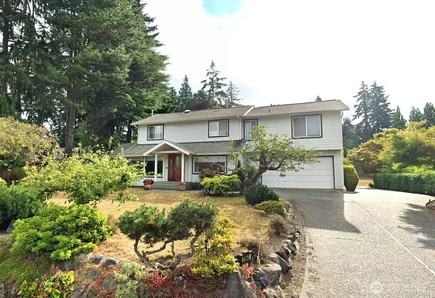 2060 90th PL NE, Clyde Hill, WA 98004