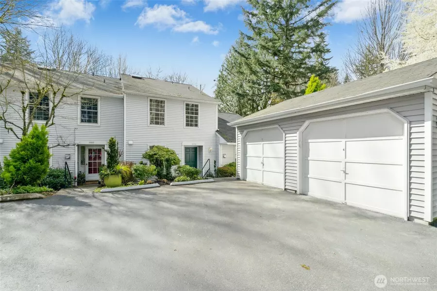 10203 NE 129th LN, Kirkland, WA 98034