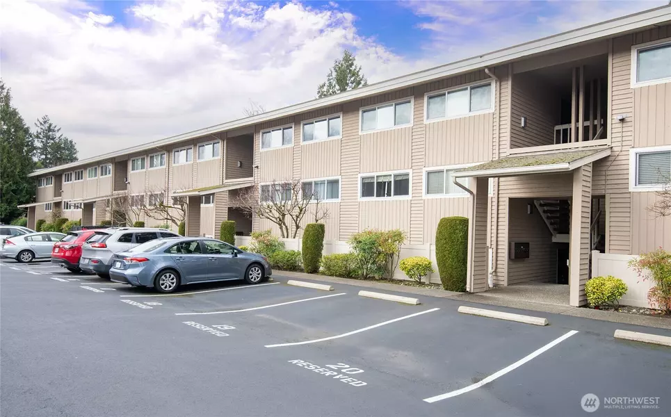 725 9th AVE S #205, Kirkland, WA 98033
