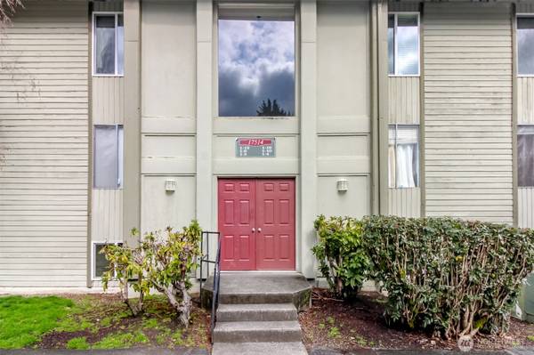 17514 151st Avenue SE #1-16, Renton, WA 98058