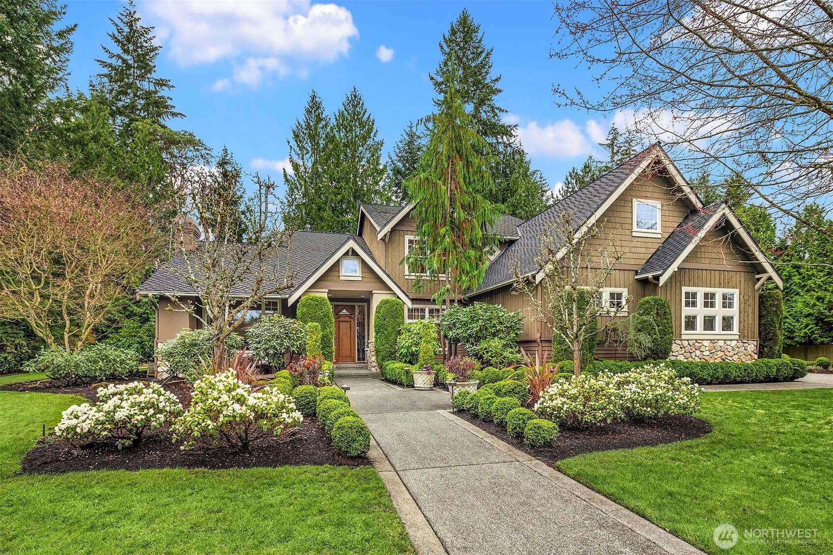 13901 NE 1st PL, Bellevue, WA 98005