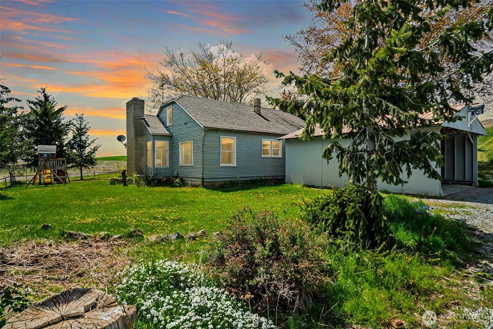 390 Road L NW, Waterville, WA 98858
