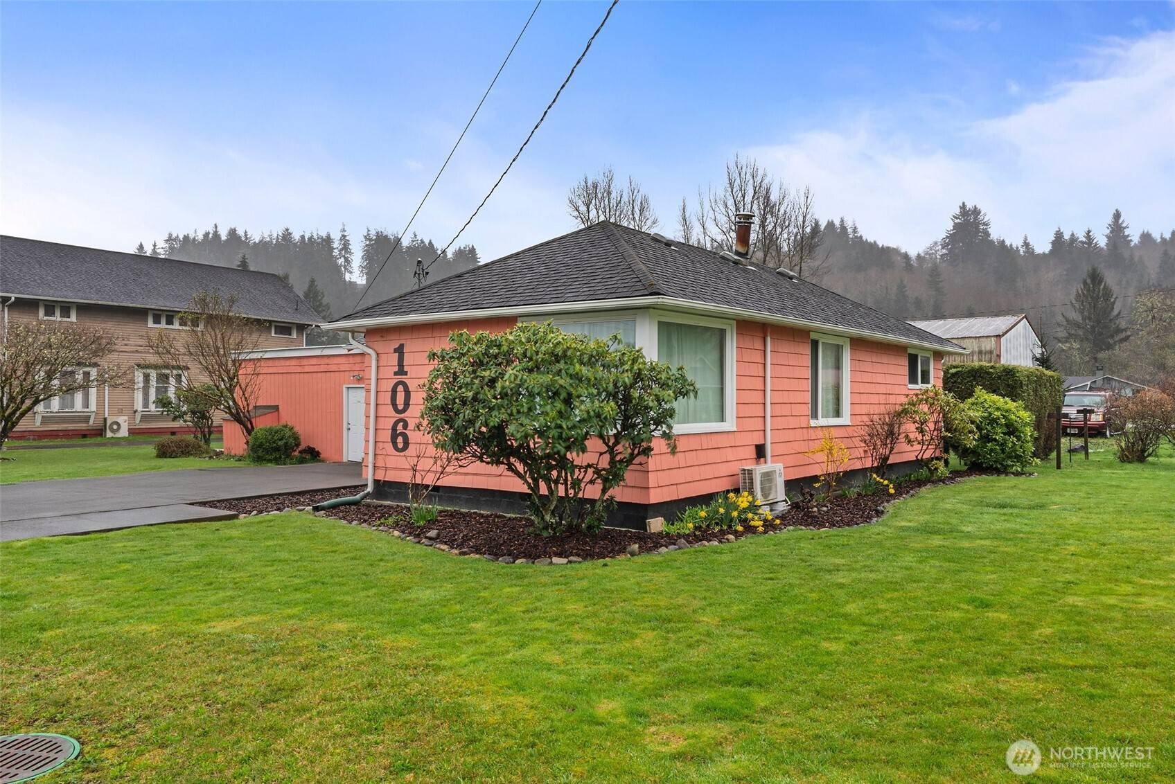 South Bend, WA 98586,106 First ST E