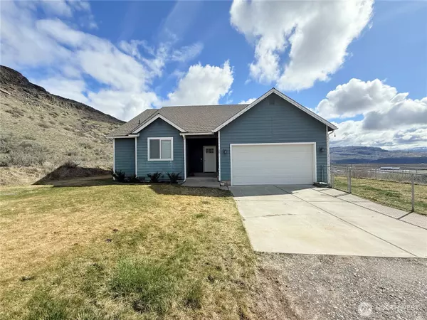 Omak, WA 98841,22 Pats LN