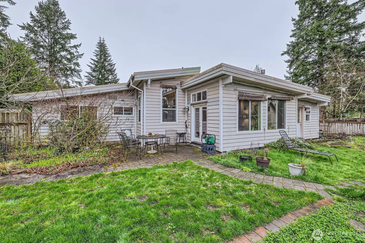 Bellevue, WA 98007,15423 SE 7th PL