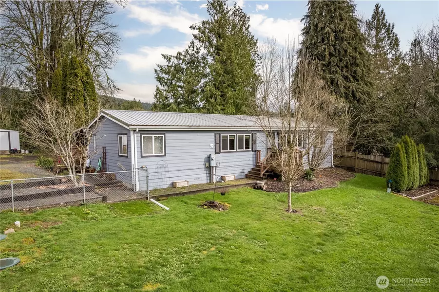 108 Mets RD, Castle Rock, WA 98611