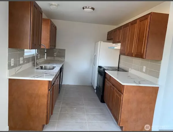 Des Moines, WA 98198,21608 30th AVE S
